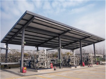 Výstelka LNG na nakladanie a dávkovanie lyžiny